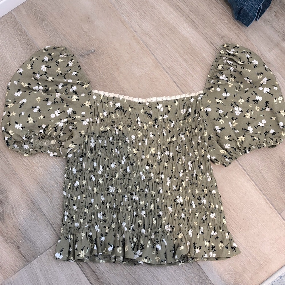 Zara - floral puff sleeve top - green - size medium